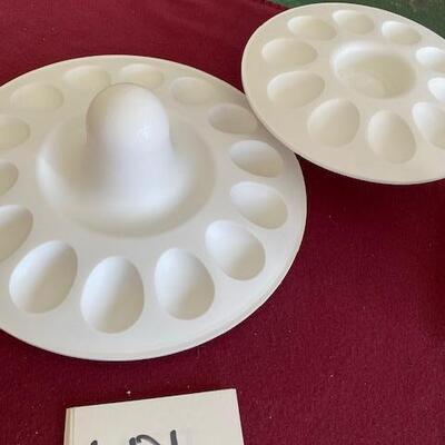 Lot 606 - Tupperware Deviled Egg tower