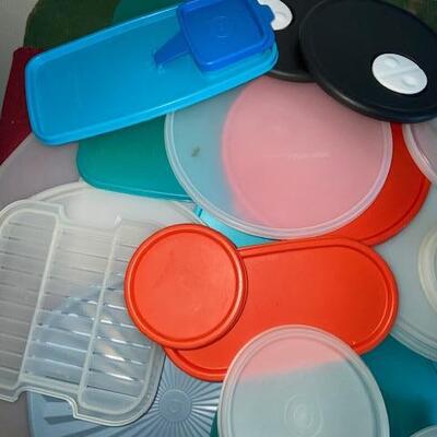 Lot 610 - Tupperware Lids only