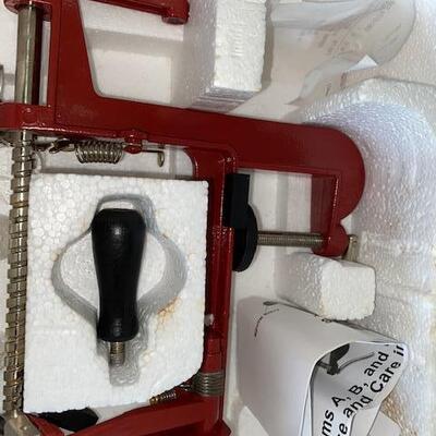 Lot 615 - Apple Peeler