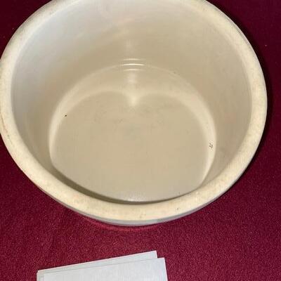 Lot  621 - Stoneware Crock