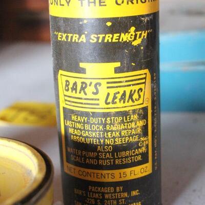 Lot 19 Vintage STP Oil Can & Car's Leaks Cans