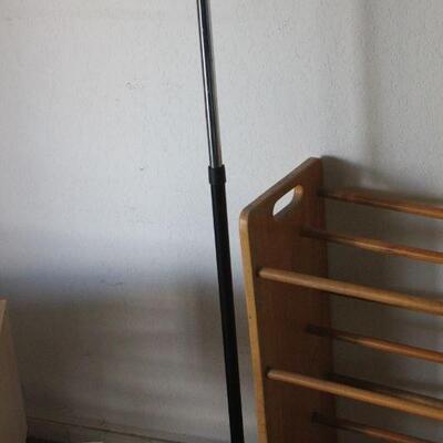 Lot 79 Clothing & shoe Racks