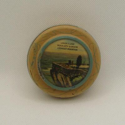 Lot 42 - Lovers Leap Rock City Gardens Lookout Mountain Sewing Box
