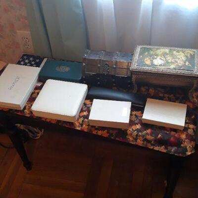Costume Jewelry & Boxes