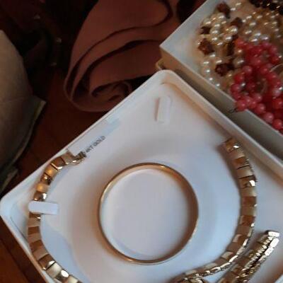 Costume Jewelry & Boxes