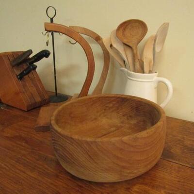 Wooden Kitchen Goods (Knife Block, Banana Hooks, Turned Bowl, etc.)