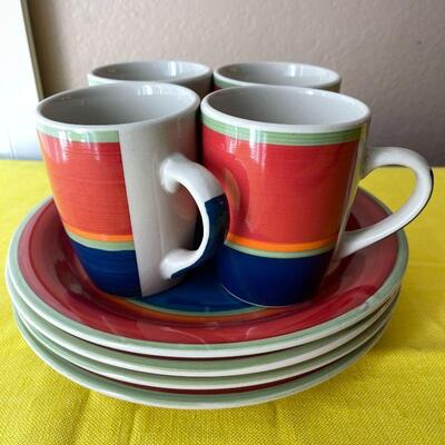 LOT 114  COLOR BLOCK SERVICE FOR 4 PLATES & MUGS ROYAL NORFOLK 