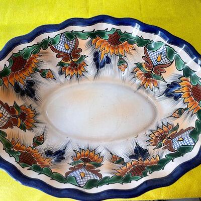 LOT 117  GROUP OF VINTAGE MEXICAN POTTERY 