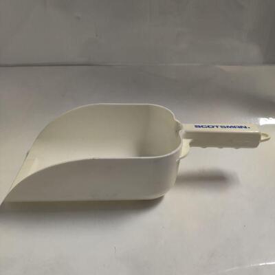 Plastic Ice scooper