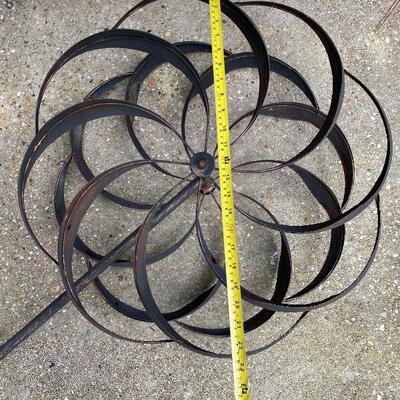 Metal Outdoor Garden Spinning Wind Wheel