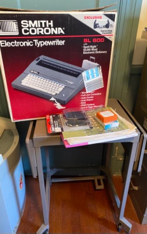 G 960 Smith Corona Electric Typewriter with Metal Stand