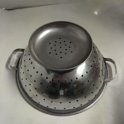 Metal strainer