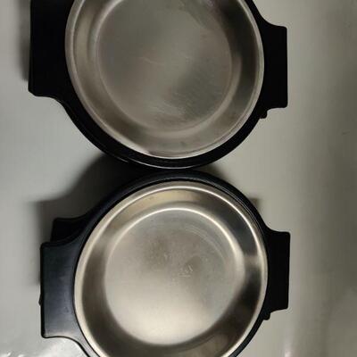 Hot plate holders with metal plates