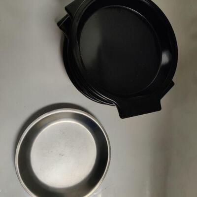 Hot plate holders with metal plates