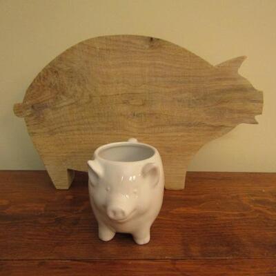 Pig Theme Cutting Board and Coffee Mug