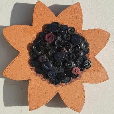 Button Center Sunflower