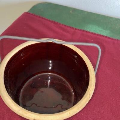 Lot 624 - Stoneware Crock