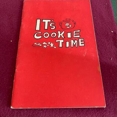 Lot 634 - Vintage Cookbooks