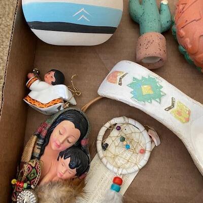 Lot 650 - Southwest Items