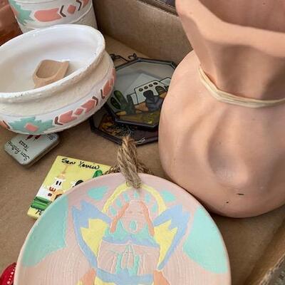 Lot 652 - Southwest items