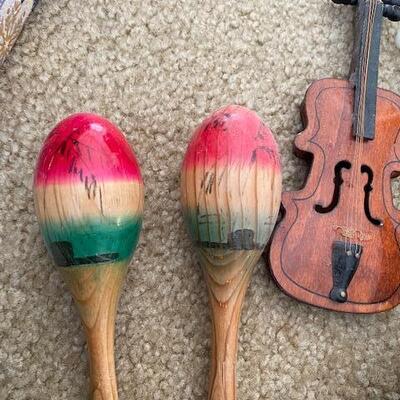 Lot 653 - Musical instruments