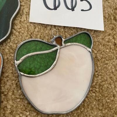 Lot 663 - Stained Glass Carrot and Peach