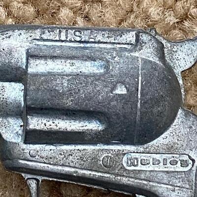 Lot 665 - Vintage toy Pistols