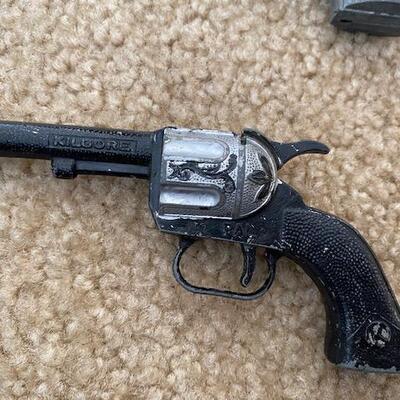 Lot 665 - Vintage toy Pistols