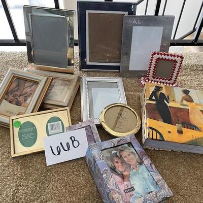 Lot 668 - Frames