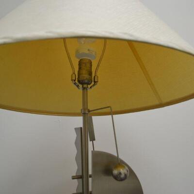 LOT 252. MODERN METAL TABLE LAMP