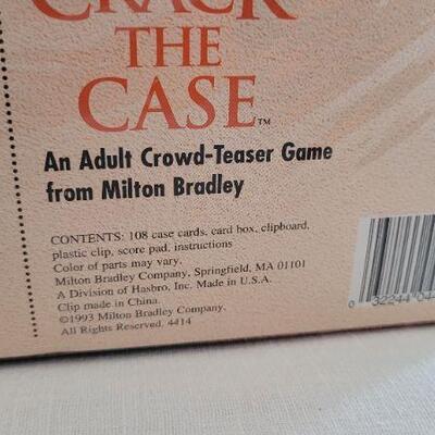 Lot 141: NEW Sealed 1993 CRACK THE CASE Milton Bradley Mystery Game 