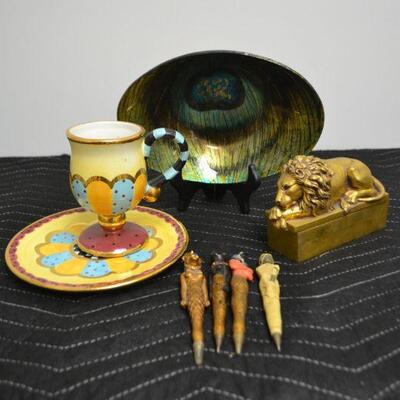 LOT 207 HOME DECOR ITEMS AND PENS