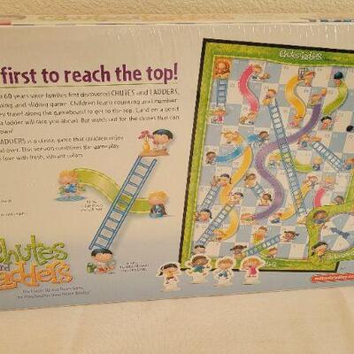 Lot 162: 2005 New Sealed CHUTES AND LADDERS 