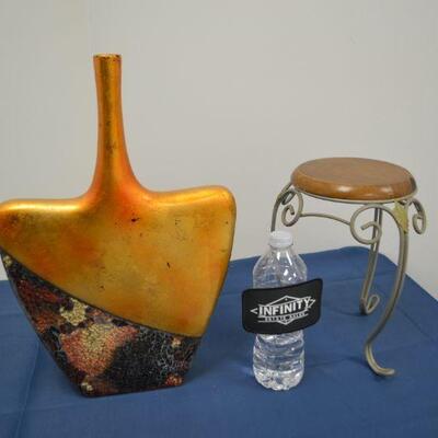 LOT 484 DECORATIVE VASE AND PLANT STAND