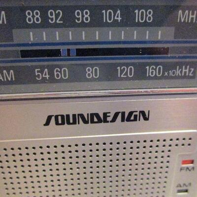 #25 Vintage Soundesign AM/FM transitor Radio