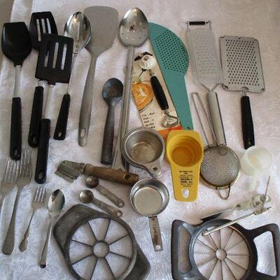 #55 Kitchen utensils