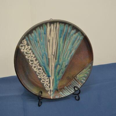 LOT 492 HAND PAINTED DECORATIVE PLATE AND STAND