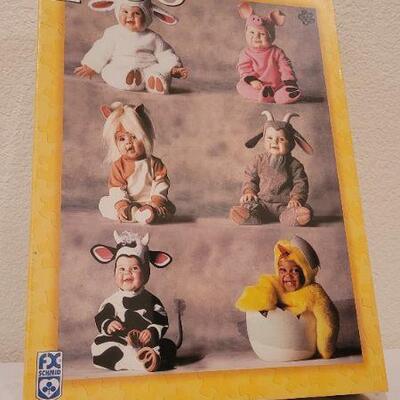 Lot 194: New Sealed 1000 pc. Funny Friends Puzzle