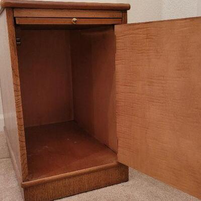 Lot 197: Vintage LANE Mid Century Modern Side Table w/ Magazine Storage 