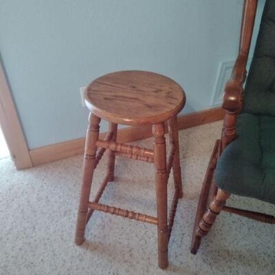 LOT 51   WOOD ROCKING CHAIR AND BAR STOOL