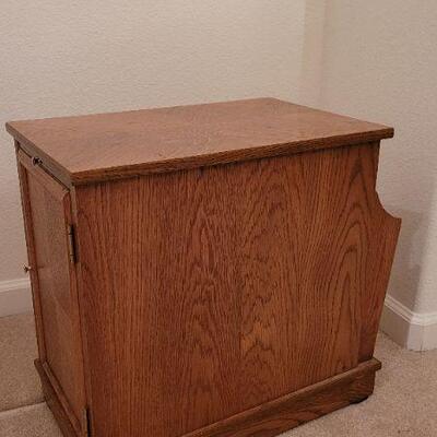 Lot 206: Vintage LANE Mid Century Modern Side Table w/ Magazine Storage 
