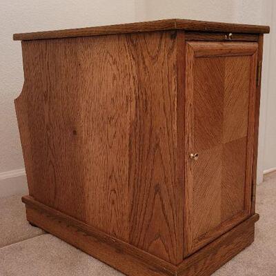 Lot 206: Vintage LANE Mid Century Modern Side Table w/ Magazine Storage 