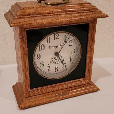 Lot 228: Vintage Mantle Clock w/ Amazing Grace Musicbox Feature Tested A+ (needs AA Battery)