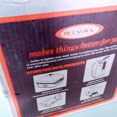 Vintage Crock Pot in the original box