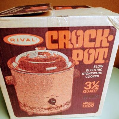 Vintage Crock Pot in the original box