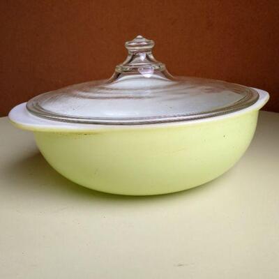 Green Pyrex Bowl with cover