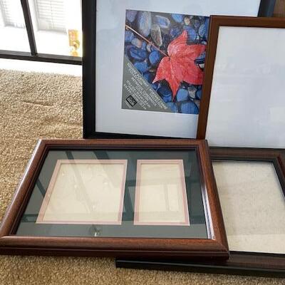 Lot 671 - Frames