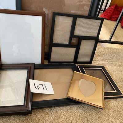 Lot 671 - Frames
