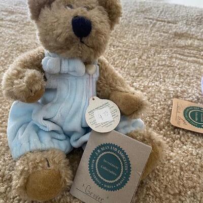 Lot 672 - Bears