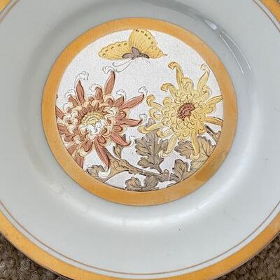 Lot 674 - 24K Gold Rimmed plates